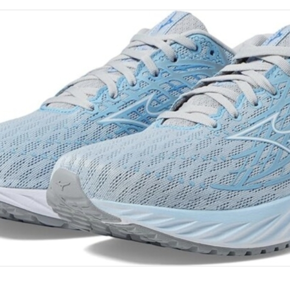 Mizuno Women's Light Blue Athletic Shoes